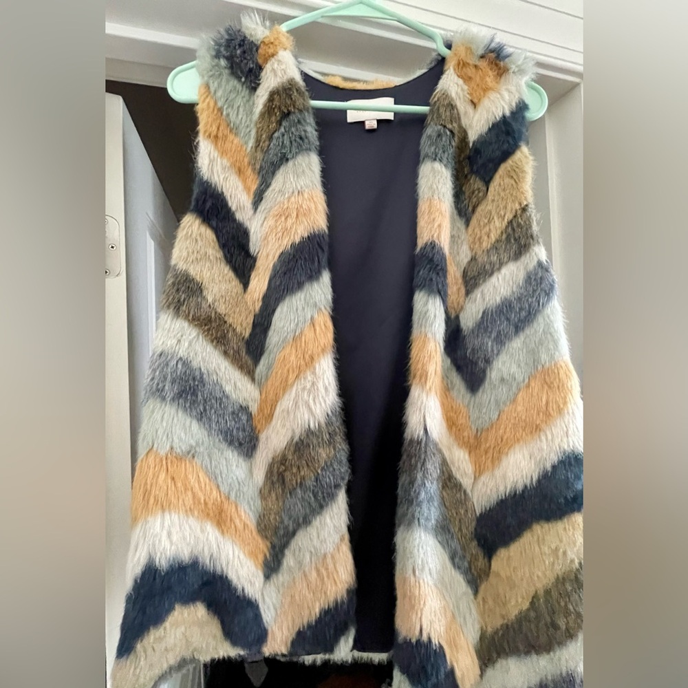 Skies Are Blue Faux Fur Vest in Blue and Cream